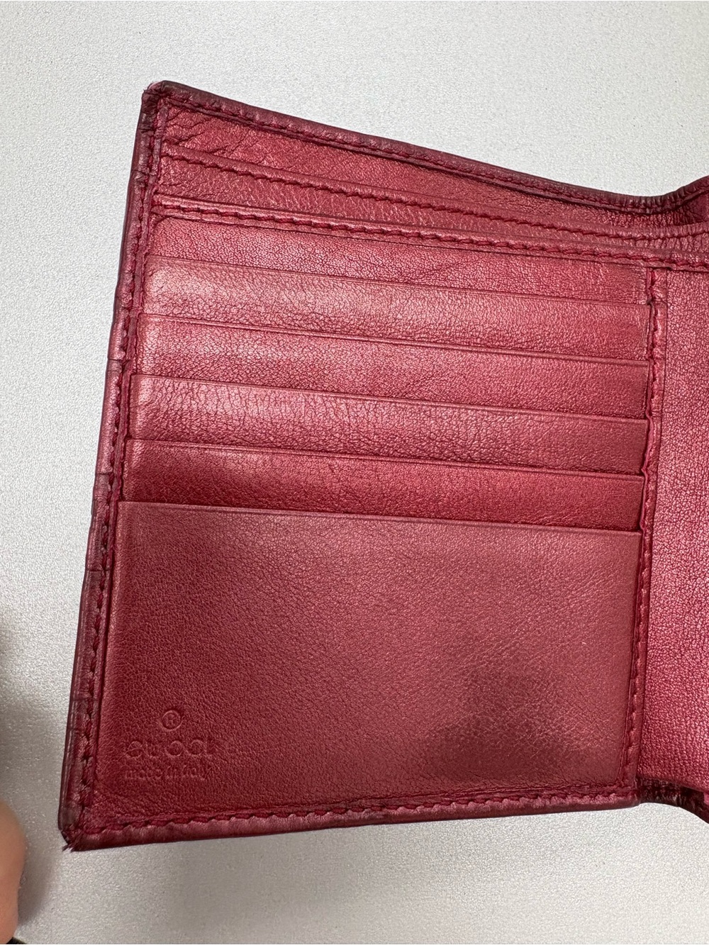 Gucci Burgundy Leather Wallet with Gold Heart Logo - Picture 6 of 11